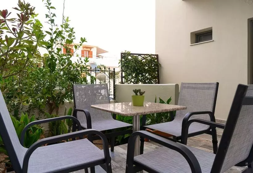 בית מלון כפרי Avra