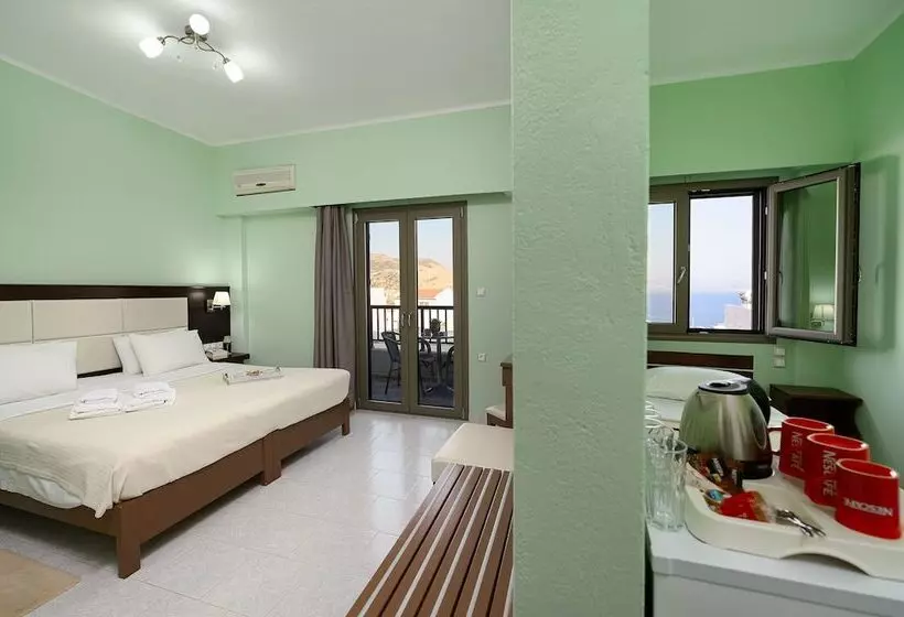 בית מלון כפרי Avra