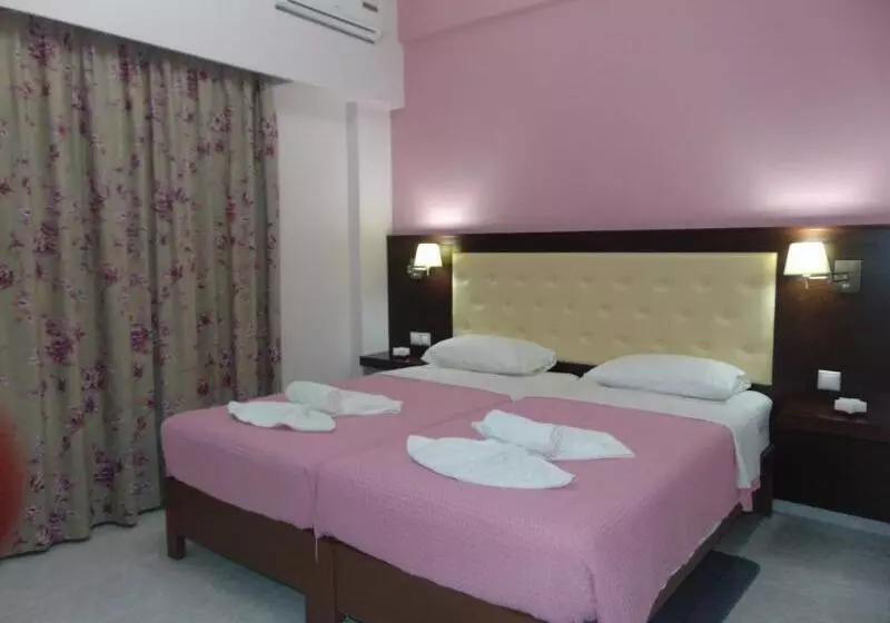 Hotelli Avra