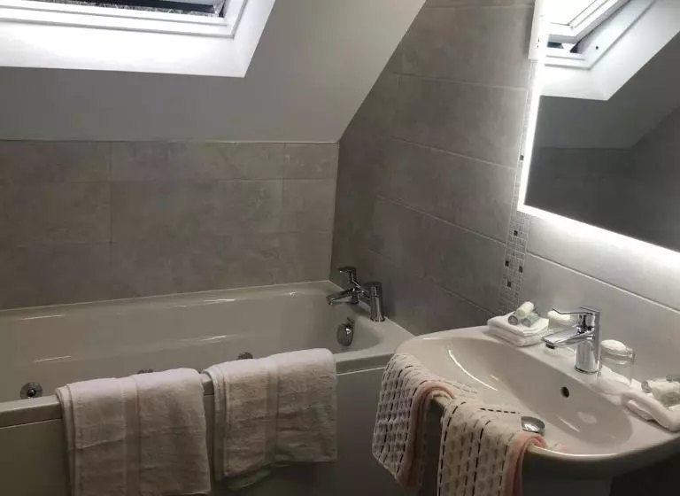 Отель Caldhame Lodge