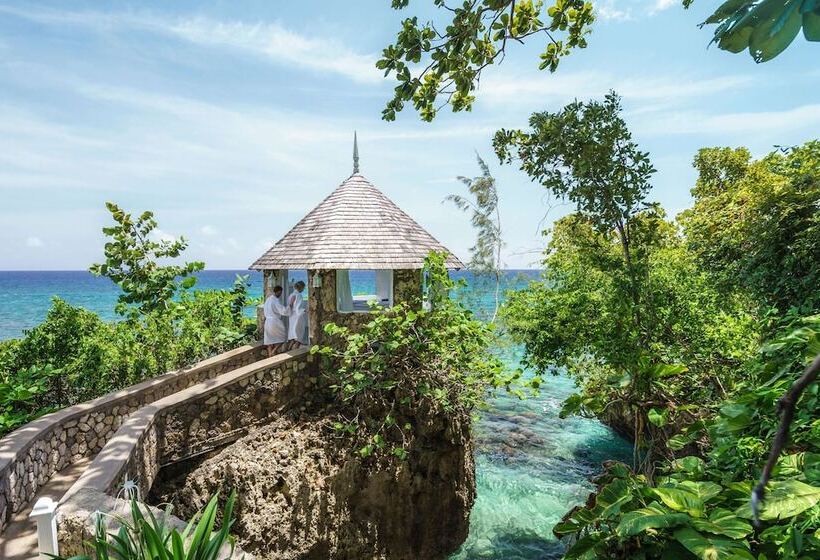 هتل Couples Sans Souci