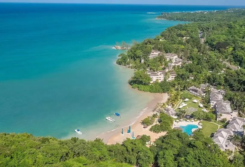 ホテル Couples Sans Souci