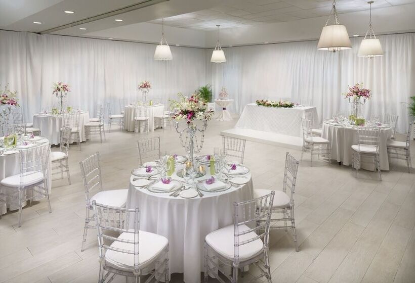 هتل Couples Sans Souci