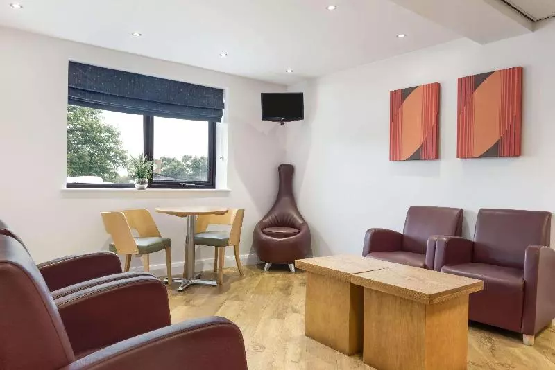 호텔 Days Inn Corley Nec   M6