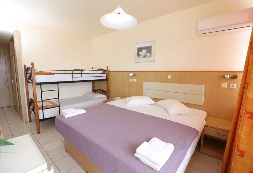 酒店 Eri Beach & Village