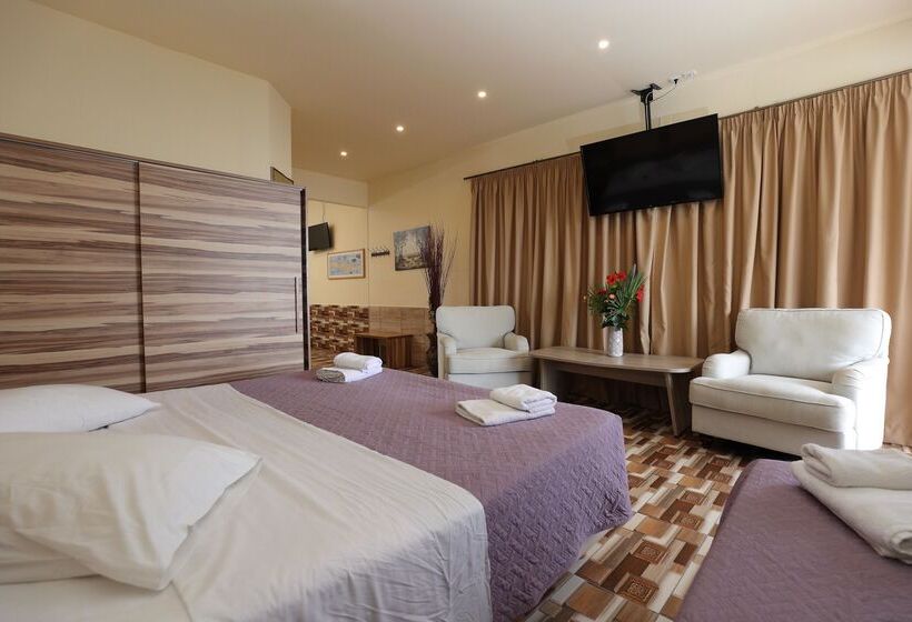 فندق Eri Beach & Village