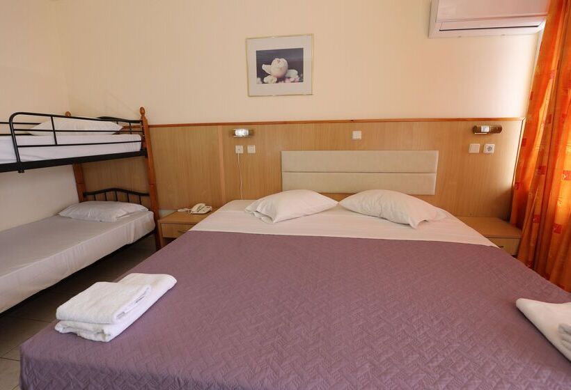 فندق Eri Beach & Village