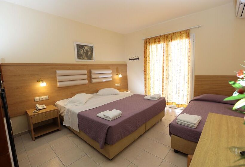 فندق Eri Beach & Village