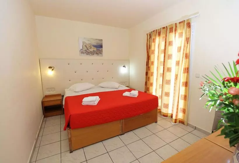 酒店 Eri Beach & Village