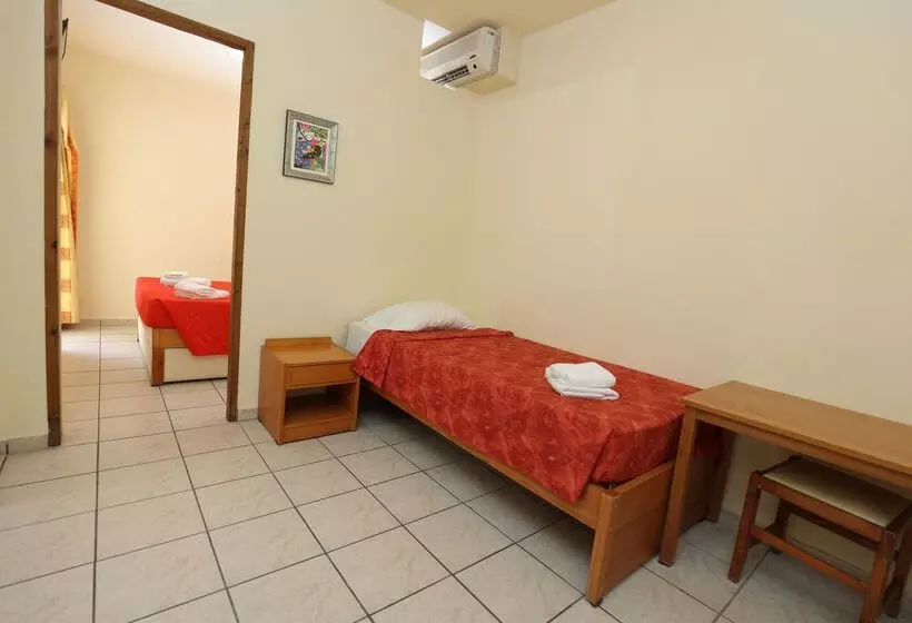 酒店 Eri Beach & Village