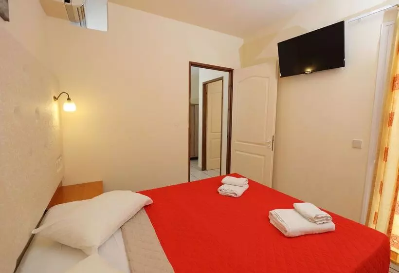 酒店 Eri Beach & Village