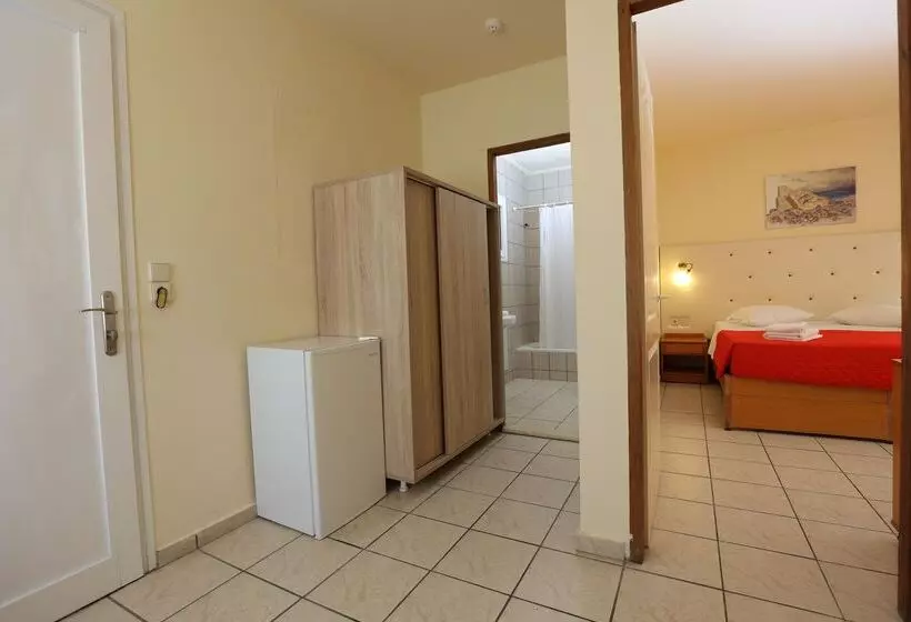 酒店 Eri Beach & Village