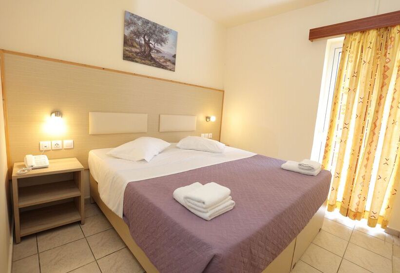 فندق Eri Beach & Village