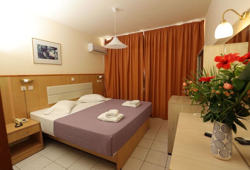 فندق Eri Beach & Village