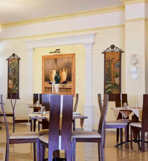 Отель Gaia Royal