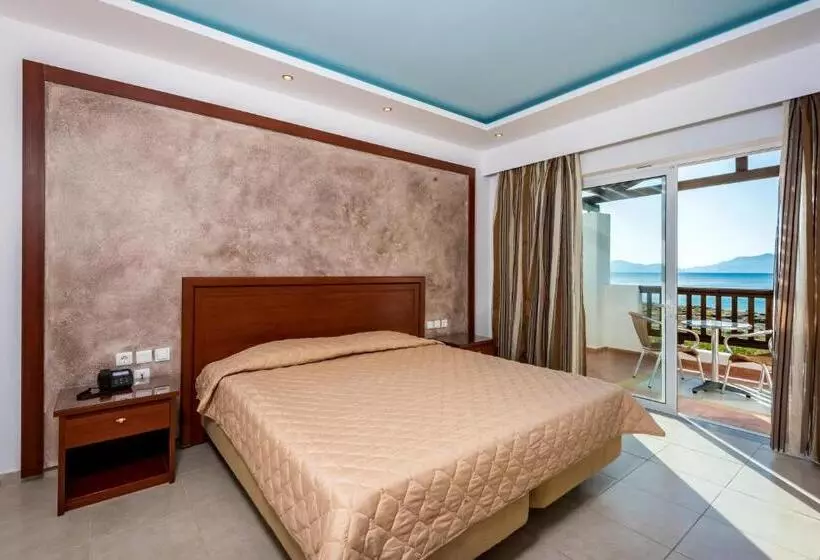 Отель Gaia Royal