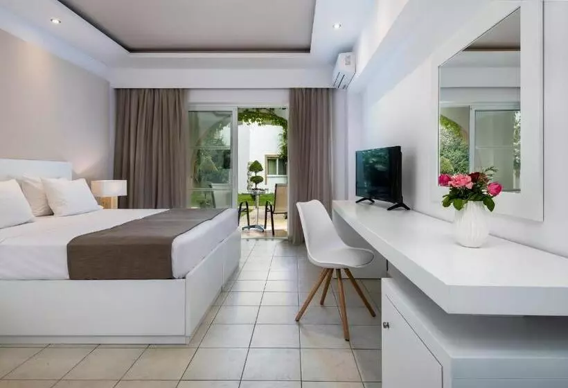 Отель Gaia Royal