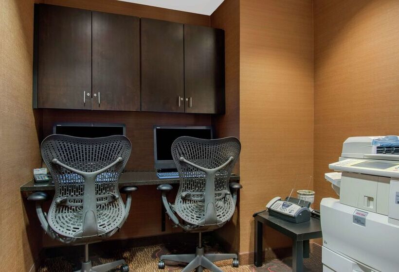 فندق Hilton Garden Inn Portland Airport