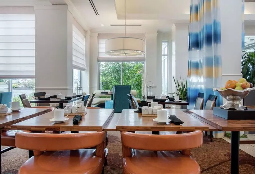 Отель Hilton Garden Inn Portland Airport