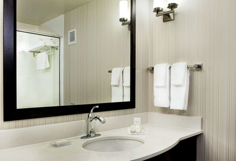 فندق Hilton Garden Inn Portland Airport