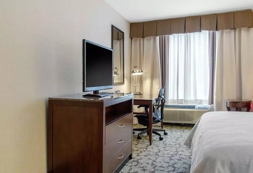 Отель Hilton Garden Inn Portland Airport