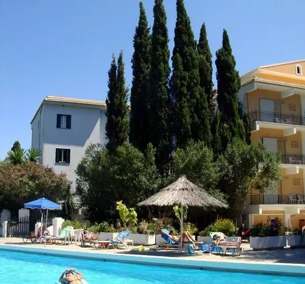 בית מלון כפרי Ipsos Beach