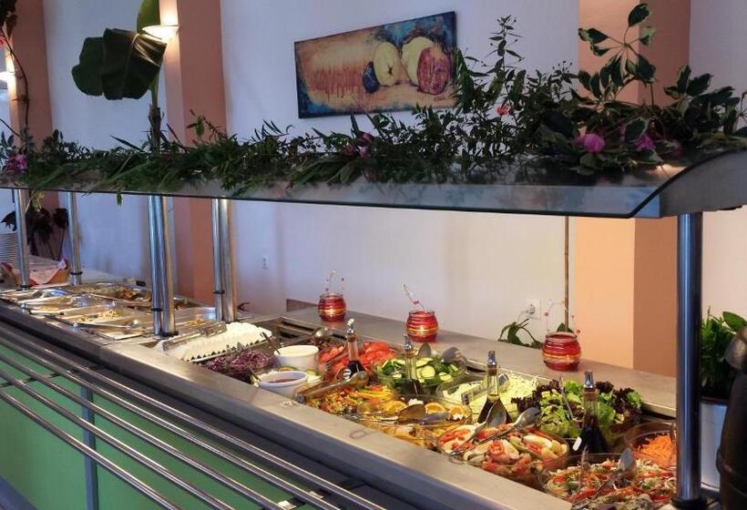 בית מלון כפרי Ipsos Beach