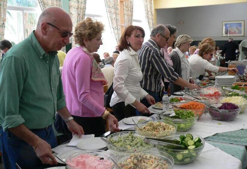 בית מלון כפרי Ipsos Beach