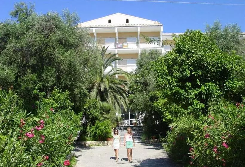 בית מלון כפרי Ipsos Beach