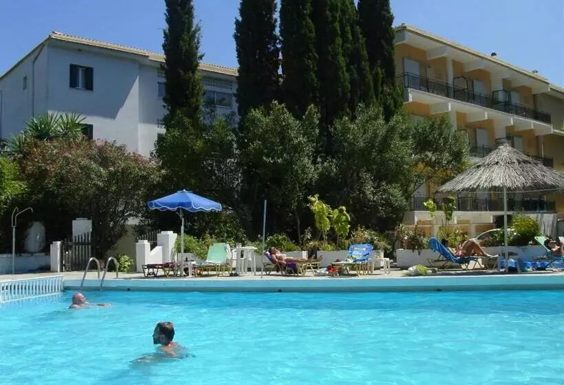 בית מלון כפרי Ipsos Beach