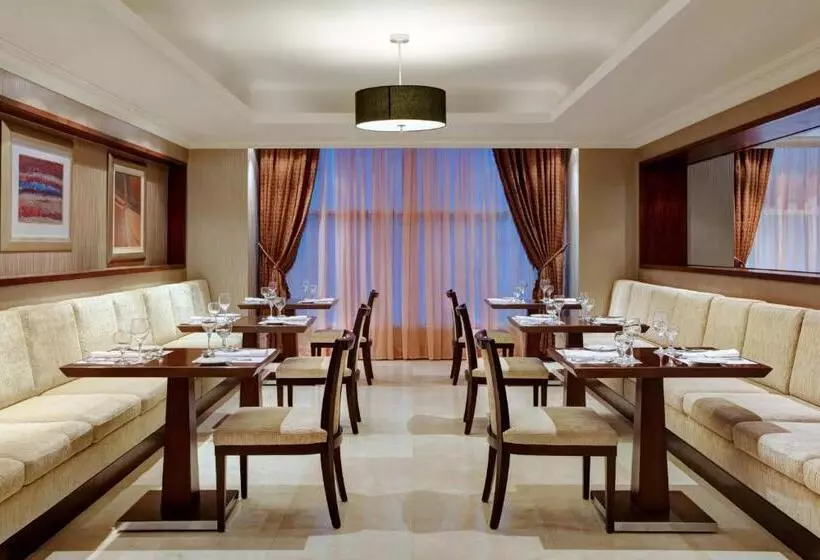 Отель Le Méridien Towers Makkah