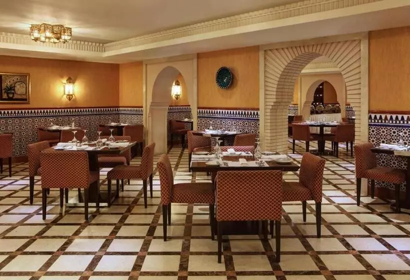 Отель Le Méridien Towers Makkah