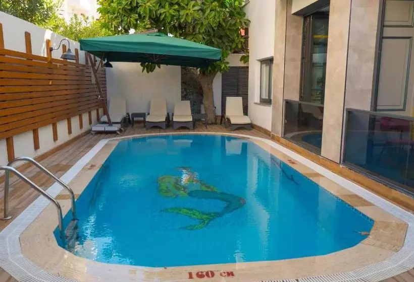 هتل Marmaris Beach