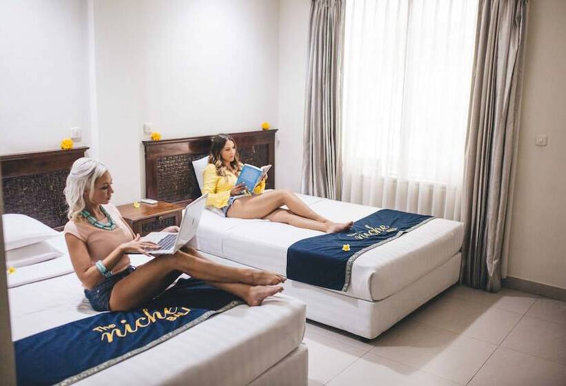 בית מלון כפרי The Niche Bali