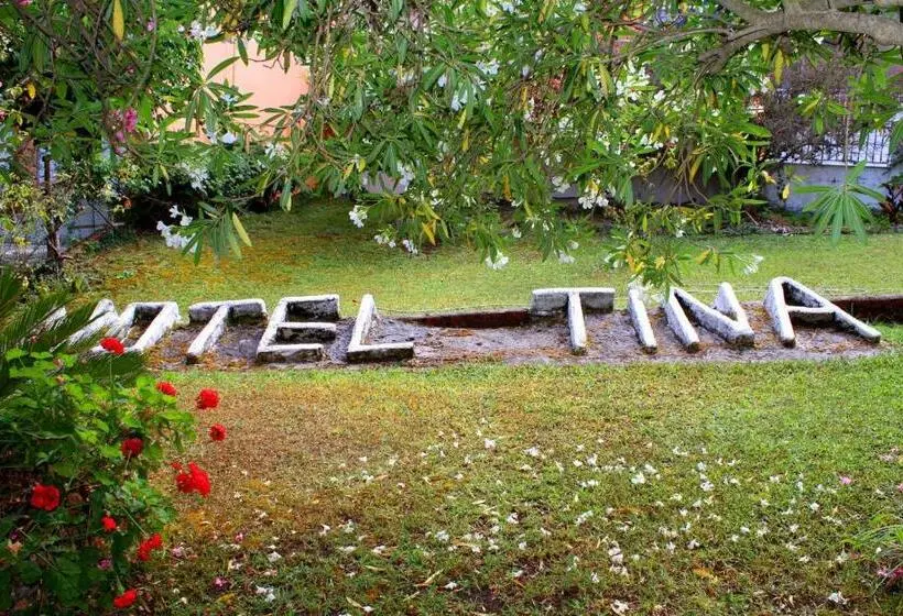 Hotelli Tina