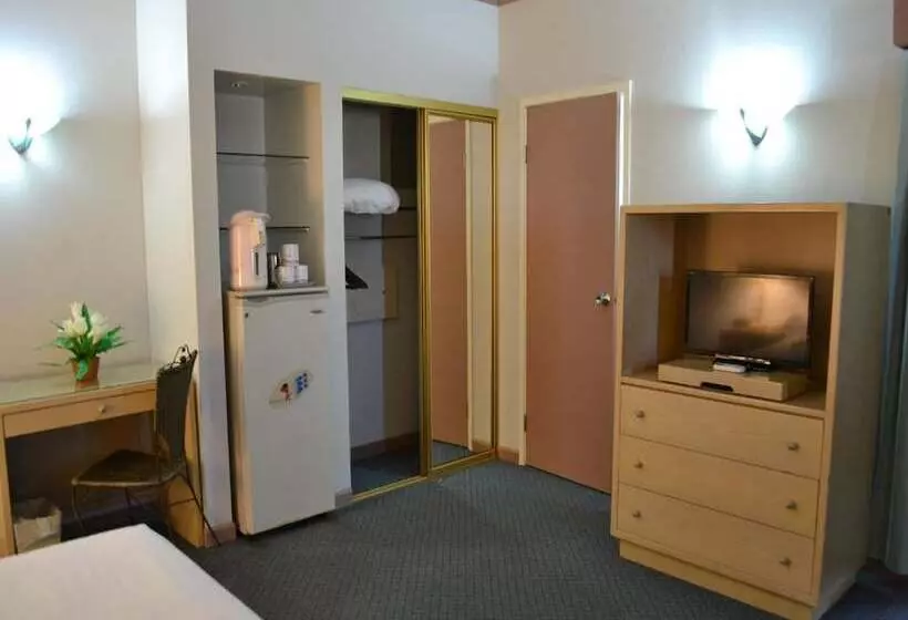 هتل West Plaza Desekel