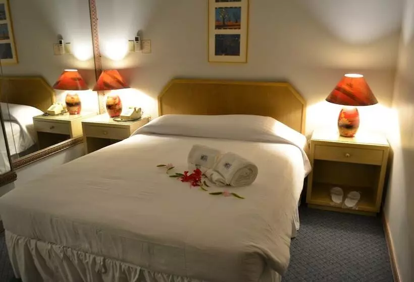 هتل West Plaza Desekel