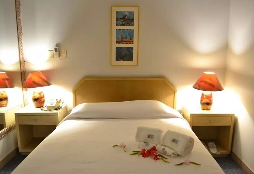 هتل West Plaza Desekel