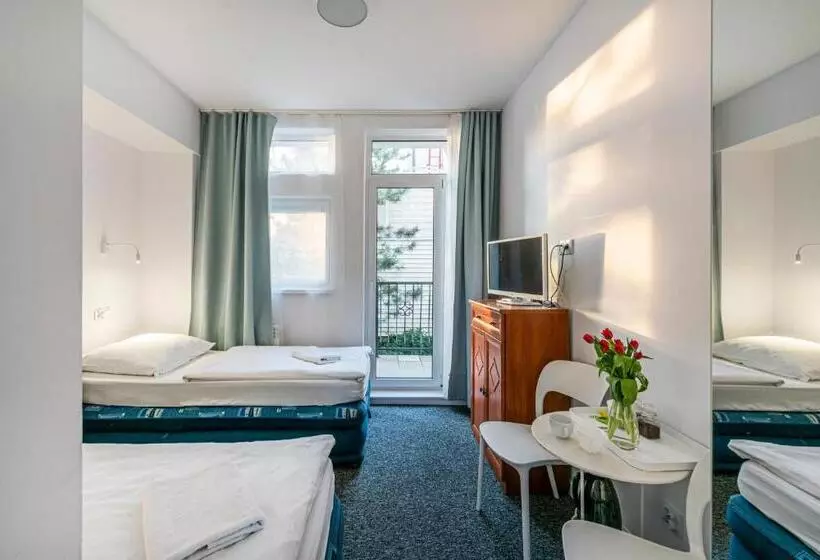 Отель Willa Albatros Happy Hours