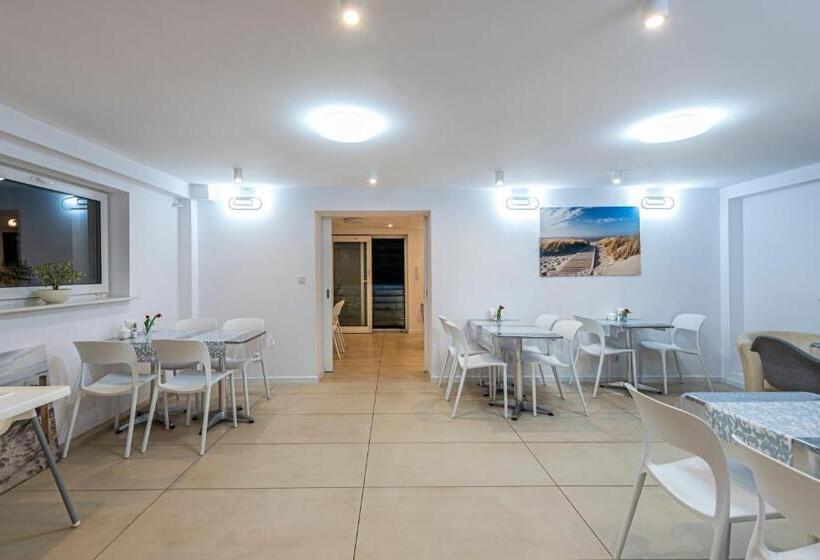 בית מלון כפרי Willa Albatros Happy Hours