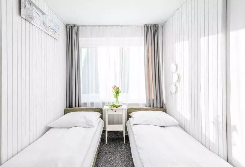 Отель Willa Albatros Happy Hours