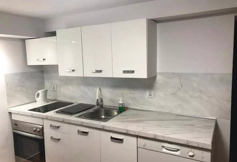 Отель Willa Albatros Happy Hours