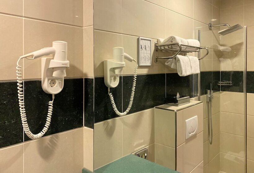 Xo Hotels Blue Square