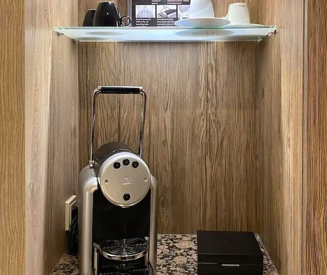 Xo Hotels Blue Square