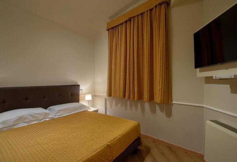 호텔 Albergo Reggio