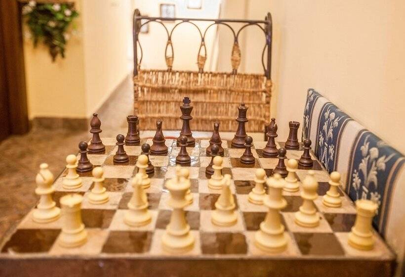 هتل B&b L Alloggio Dei Vassalli