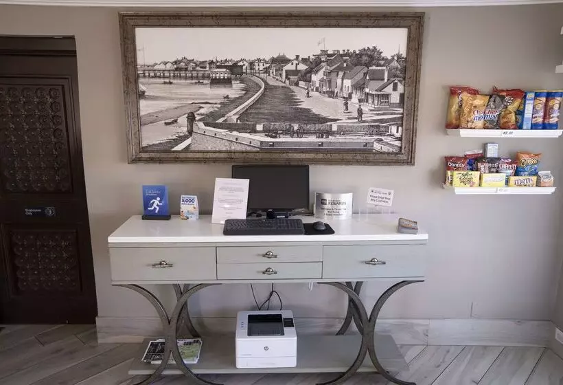 هتل Best Western Historic Bayfront