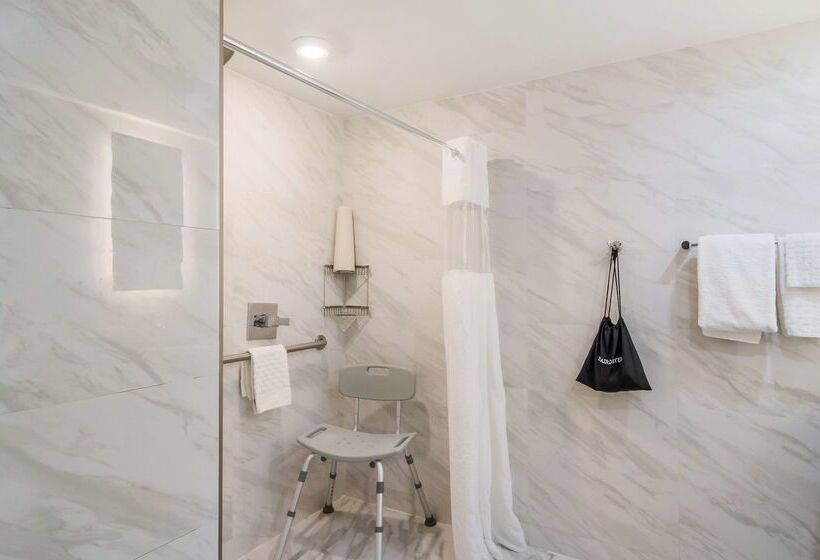 בית מלון כפרי Best Western Historic Bayfront