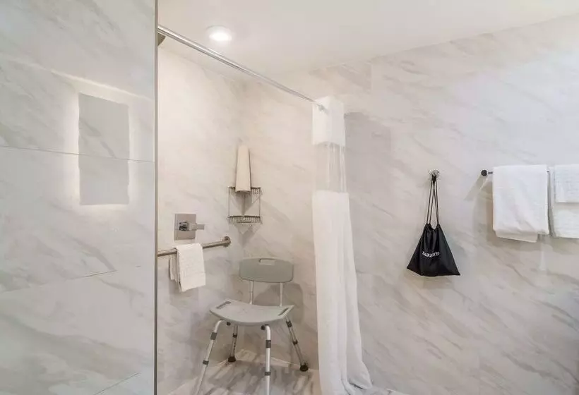 هتل Best Western Historic Bayfront