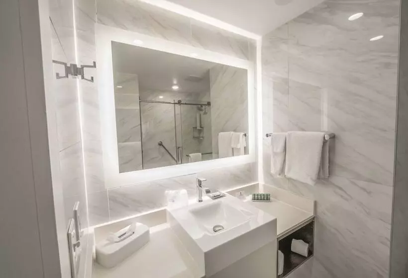 هتل Best Western Historic Bayfront